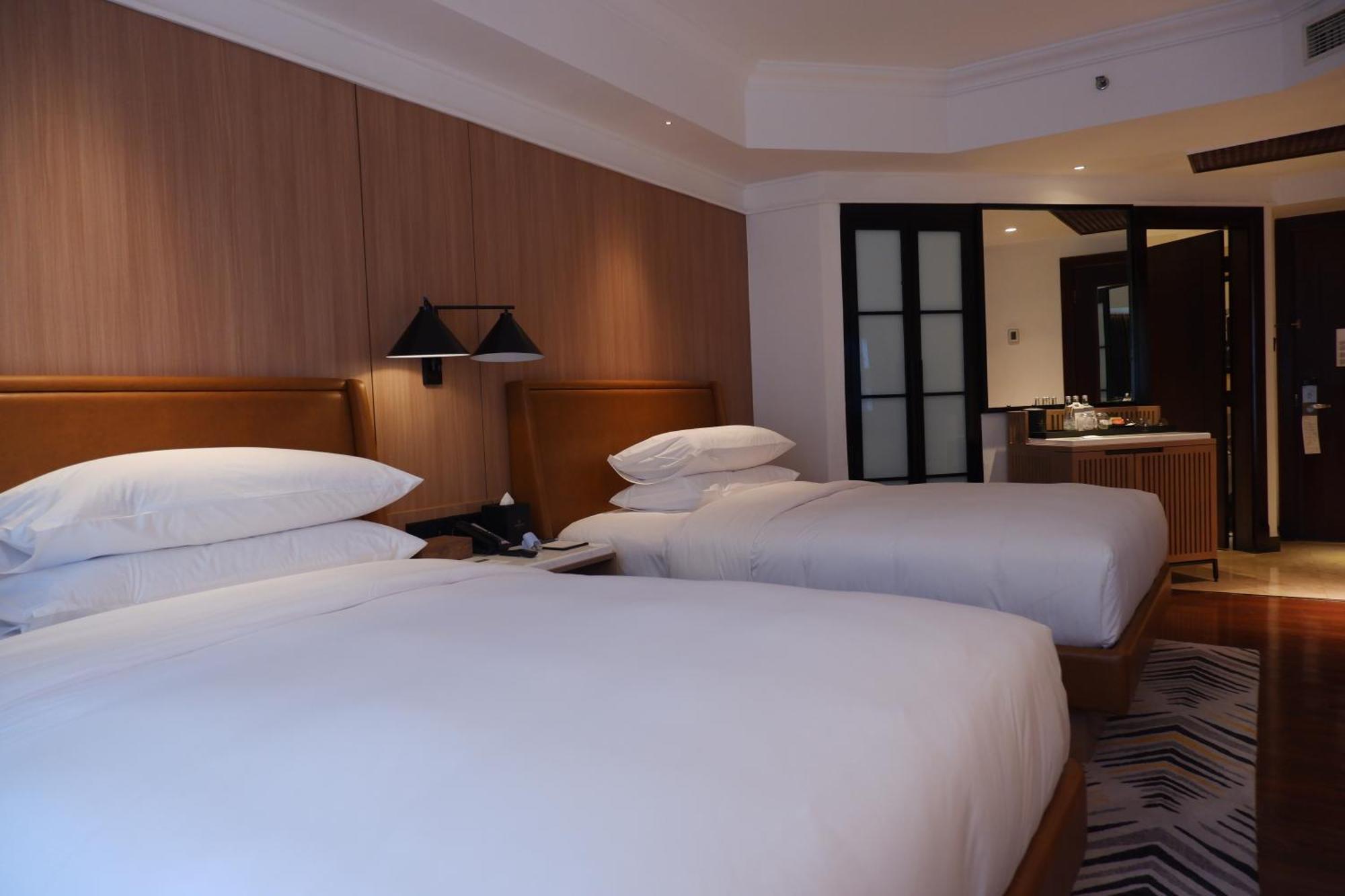 Sheraton Jakarta Soekarno Hatta Airport Tangerang Exterior photo